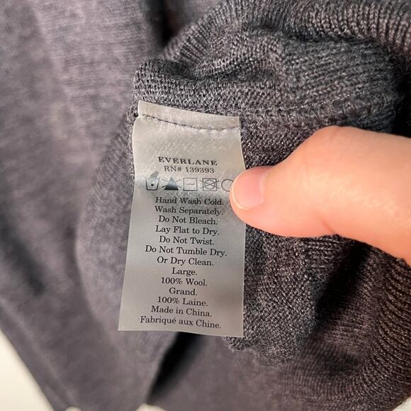 Everlane Charcoal Gray Wool Capsule Minimalist Quiet Luxury Crewneck Sweater L - Picture 3 of 4